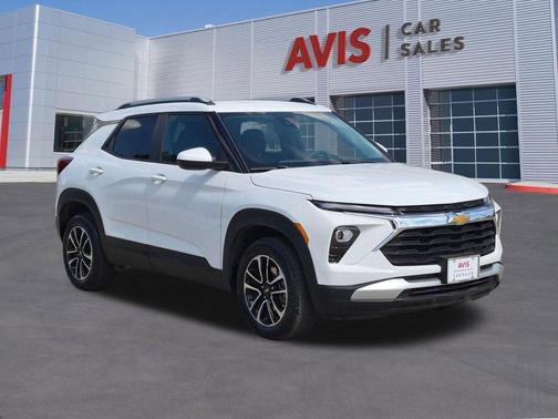 Summit White 2025 Chevrolet Trailblazer LT