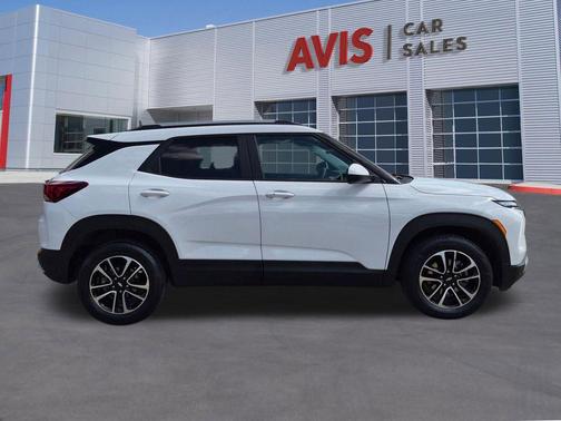Summit White 2025 Chevrolet Trailblazer LT