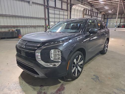 Gray 2025 Mitsubishi Outlander SE S-AWC