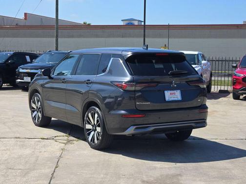 Gray 2025 Mitsubishi Outlander SE S-AWC