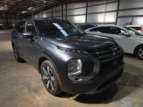 Gray 2025 Mitsubishi Outlander SE S-AWC