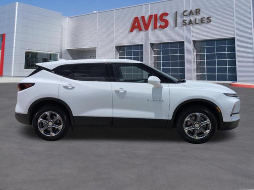 Summit White 2025 Chevrolet Blazer 2LT