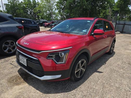 Runway Red 2025 Kia Niro LX