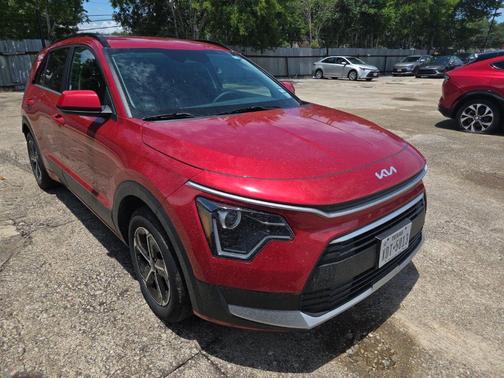 Runway Red 2025 Kia Niro LX