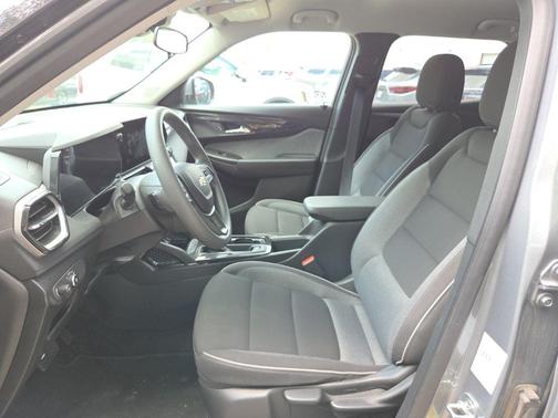 Sterling Gray Metallic 2025 Chevrolet Trailblazer LT