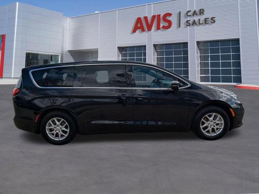 2025 Chrysler Pacifica L