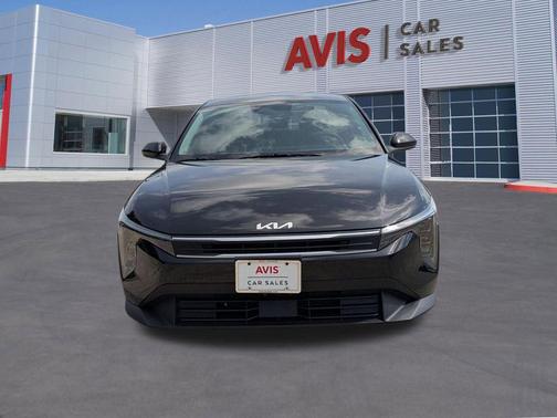Aurora Black Pearl 2025 Kia K4 LXS
