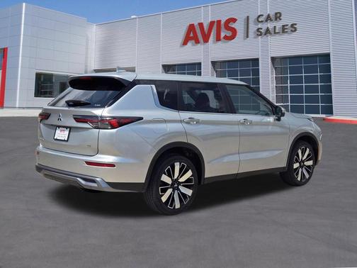 Alloy Silver Metallic 2025 Mitsubishi Outlander SE S-AWC