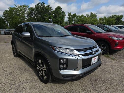 Mercury Gray Metallic 2025 Mitsubishi Outlander Sport SE
