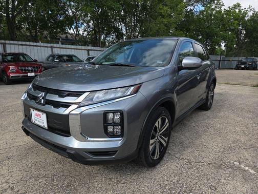 Mercury Gray Metallic 2025 Mitsubishi Outlander Sport SE