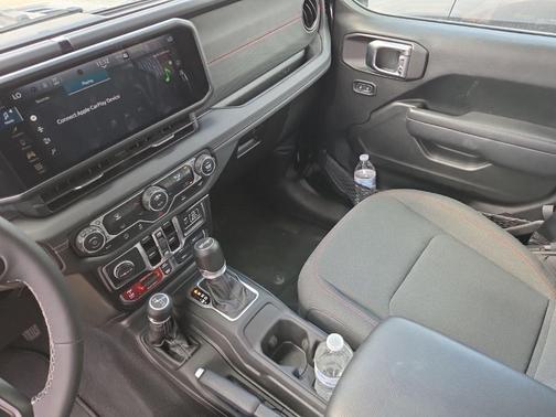 Black Clearcoat 2025 Jeep Wrangler Rubicon
