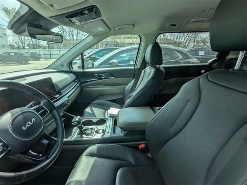 2025 Kia Carnival LXS