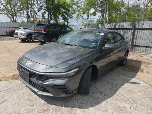 2025 Hyundai ELANTRA SEL