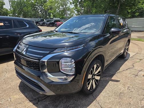 Black 2025 Mitsubishi Outlander SE S-AWC