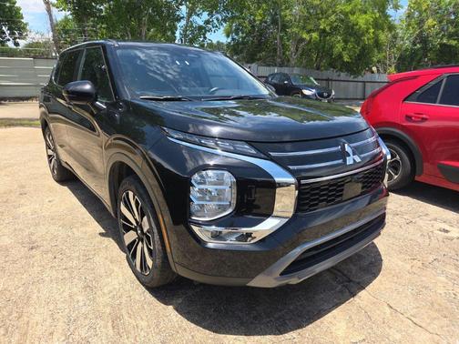 Black 2025 Mitsubishi Outlander SE S-AWC