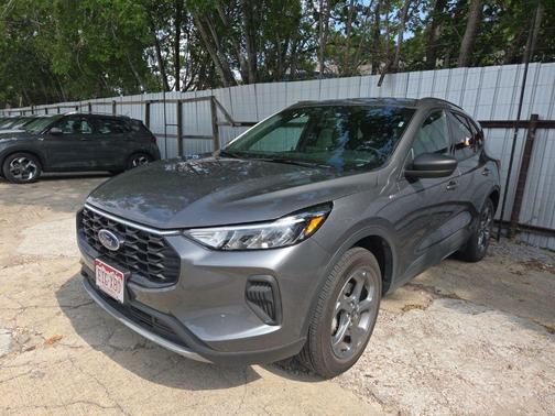 Carbonized Gray Metallic 2025 Ford Escape ST-Line