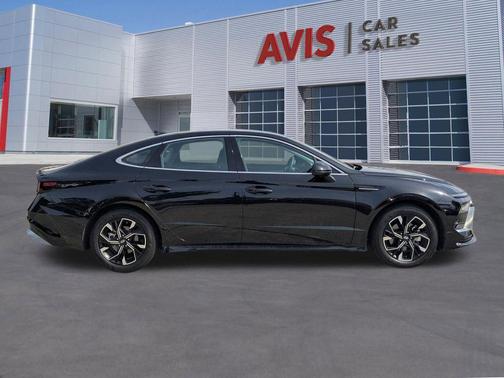 Abyss Black 2025 Hyundai SONATA SEL