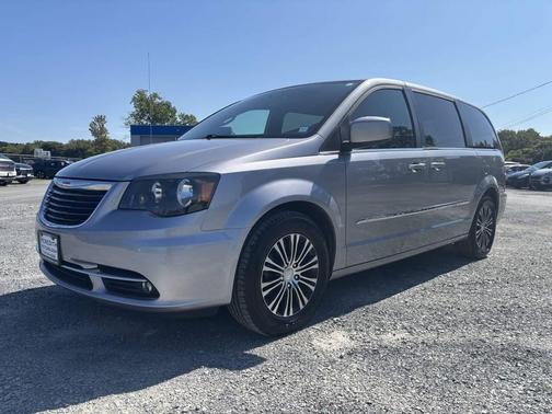 2014 Chrysler Town & Country S