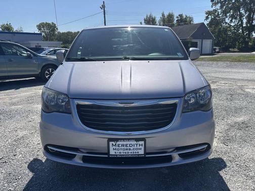 2014 Chrysler Town & Country S