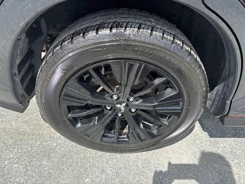 Tarmac Black Metallic 2018 Mitsubishi Eclipse Cross LE