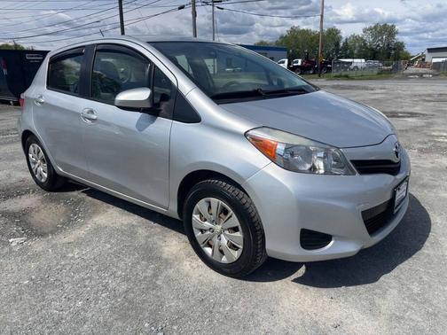Classic Silver Metallic 2014 Toyota Yaris L