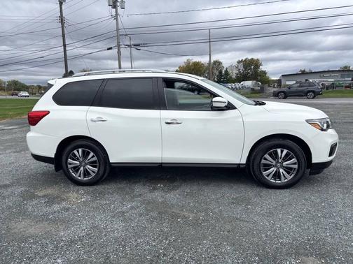 2019 Nissan Pathfinder S
