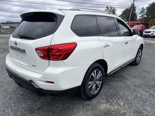 2019 Nissan Pathfinder S