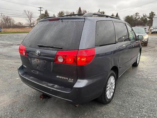 2009 Toyota Sienna XLE