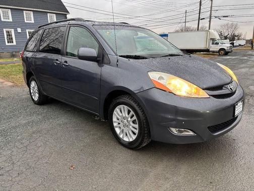 2009 Toyota Sienna XLE