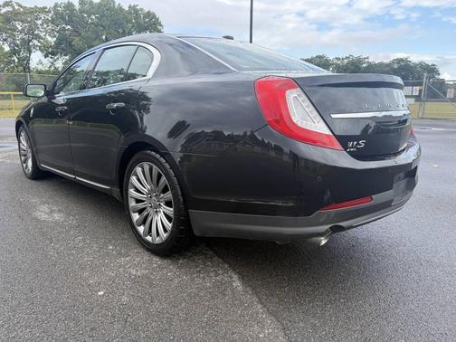 2016 Lincoln MKS Base