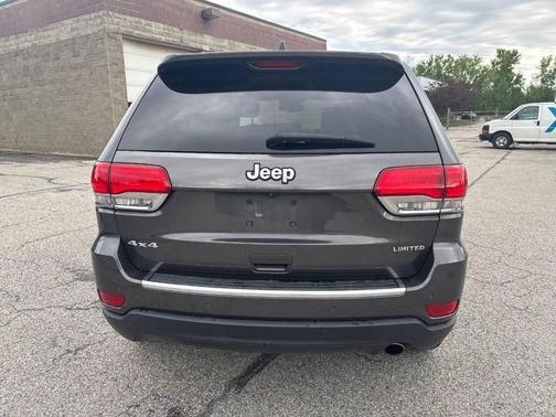 Granite Crystal Metallic Clearcoat 2015 Jeep Grand Cherokee Limited