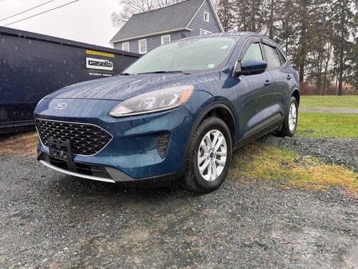Dark Persian Green Metallic 2020 Ford Escape SE