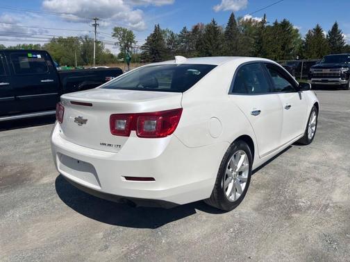 Iridescent Pearl Tricoat 2015 Chevrolet Malibu 1LZ
