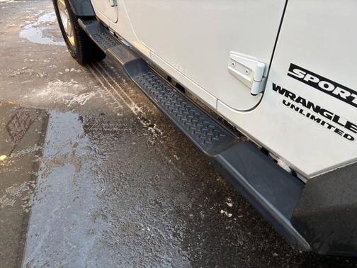 Bright White Clearcoat 2016 Jeep Wrangler Unlimited Sport