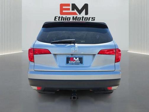 Lunar Silver Metallic 2016 Honda Pilot LX