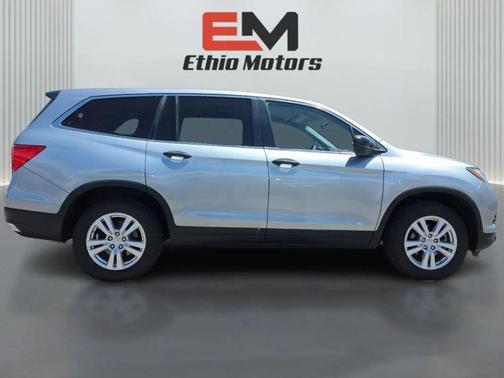 Lunar Silver Metallic 2016 Honda Pilot LX