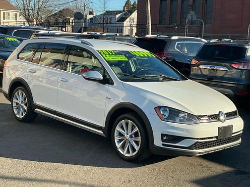 2017 Volkswagen Golf Alltrack TSI S