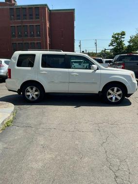 White 2015 Honda Pilot Touring