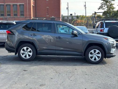 2020 Toyota RAV4 LE