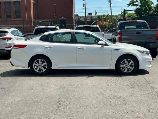 White 2016 Kia Optima LX