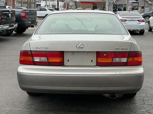 1998 Lexus ES 300 Base