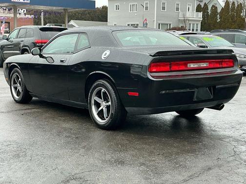 2010 Dodge Challenger SE