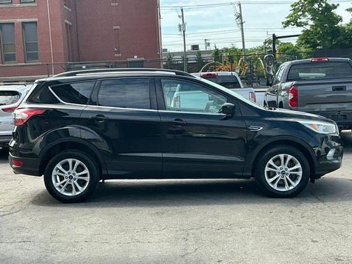 Black 2018 Ford Escape SE