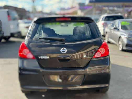 2011 Nissan Versa 1.8 SL