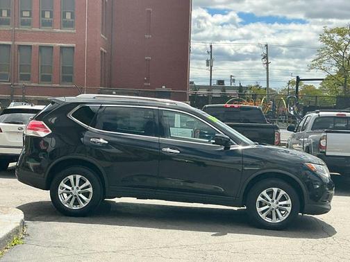 Gray 2016 Nissan Rogue SV