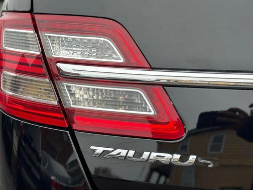 2016 Ford Taurus SHO