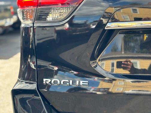 2020 Nissan Rogue SV