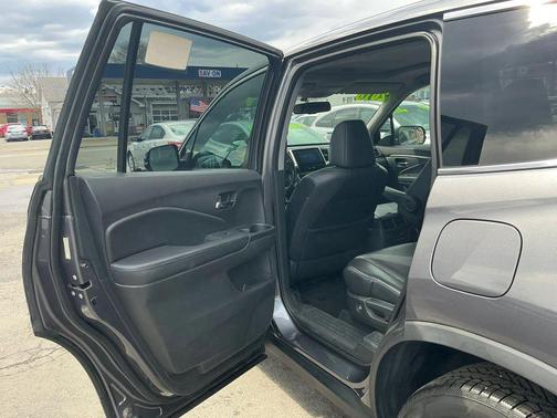 Gray 2016 Honda Pilot EX-L