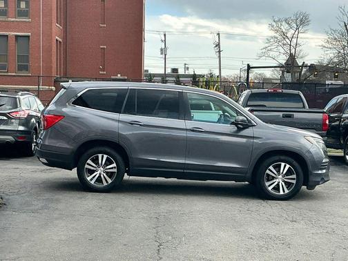 Gray 2016 Honda Pilot EX-L