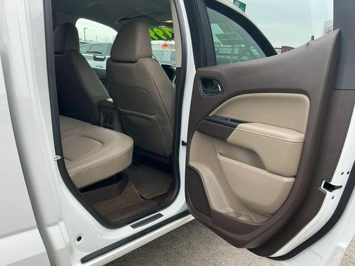 White 2016 GMC Canyon SLT